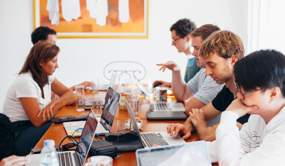 About tech-news-about-header-img